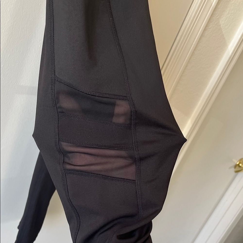 POP Fit Black Capri Leggings Size S GUC - Picture 4 of 5